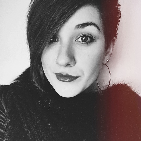 Meet your Posher, Martha - Picture 2 of 7